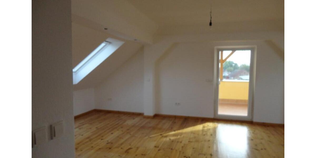Dachgeschoßwohnung Berlin Lichtenberg - 3 Zimmer, 1.050&euro; | Angebot:23312554