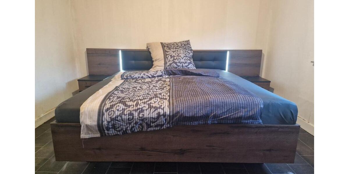 Wohnen auf Zeit Langenfeld (Rheinland) - 8 Zimmer, 150 m&sup2;, 550&euro; | Angebot:25550404