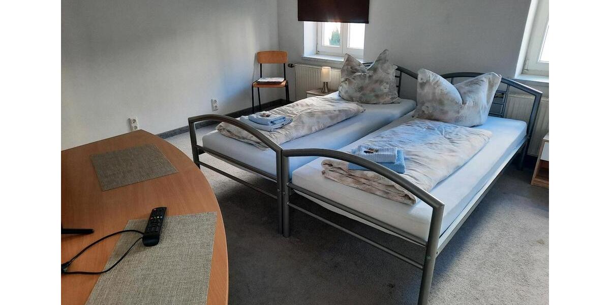 Wohnen auf Zeit Glauchau - 5 Zimmer, 100 m&sup2;, 340&euro; | Angebot:13740287