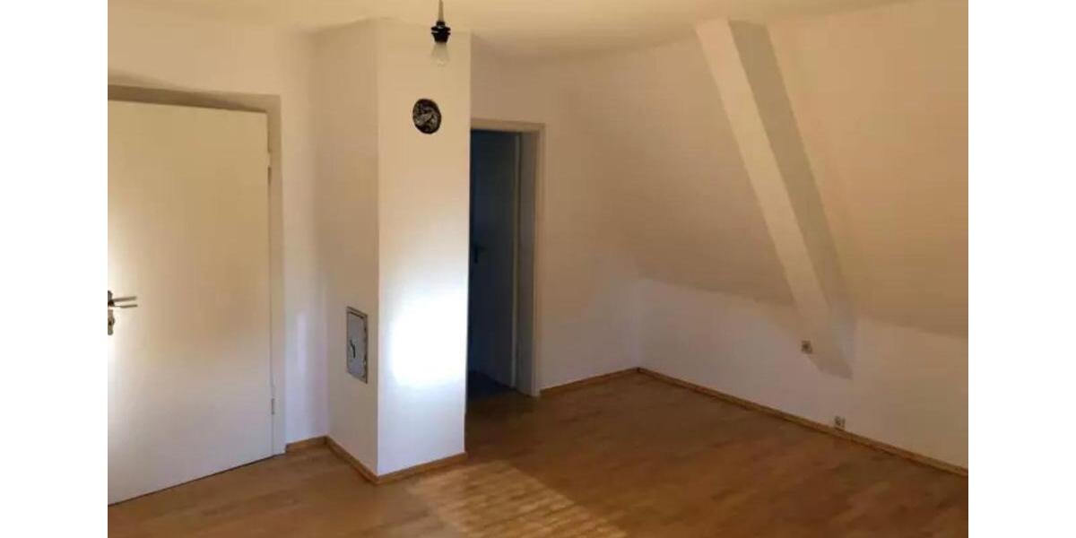 Dachgeschoßwohnung Zapfendorf - 2.5 Zimmer, 75 m&sup2;, 590&euro; | Angebot:25022756