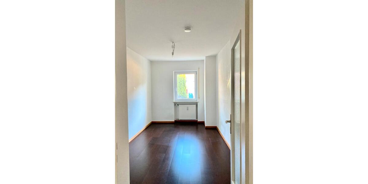 Hochparterre Augsburg Haunstetten-Siebenbrunn - 3 Zimmer, 76 m&sup2;, 990&euro; | Angebot:26245285
