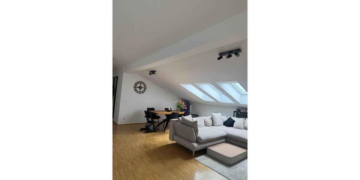 Dachgeschoßwohnung Regensburg Ganghofersiedlung - 4 Zimmer, 102 m&sup2;, 1.430&euro; | Angebot:26278126