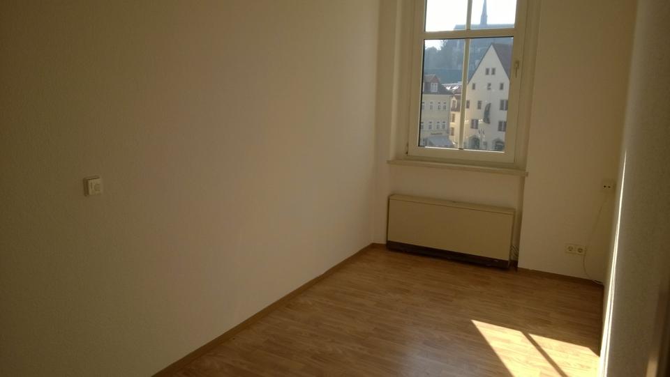 Etagenwohnung Mittweida - 3 Zimmer, 70 m&sup2;, 350&euro; | Angebot:25930648
