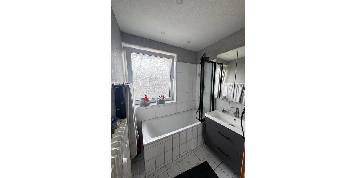 Etagenwohnung Duisburg Hamborn - 4 Zimmer, 85 m&sup2;, 780&euro; | Angebot:26034957