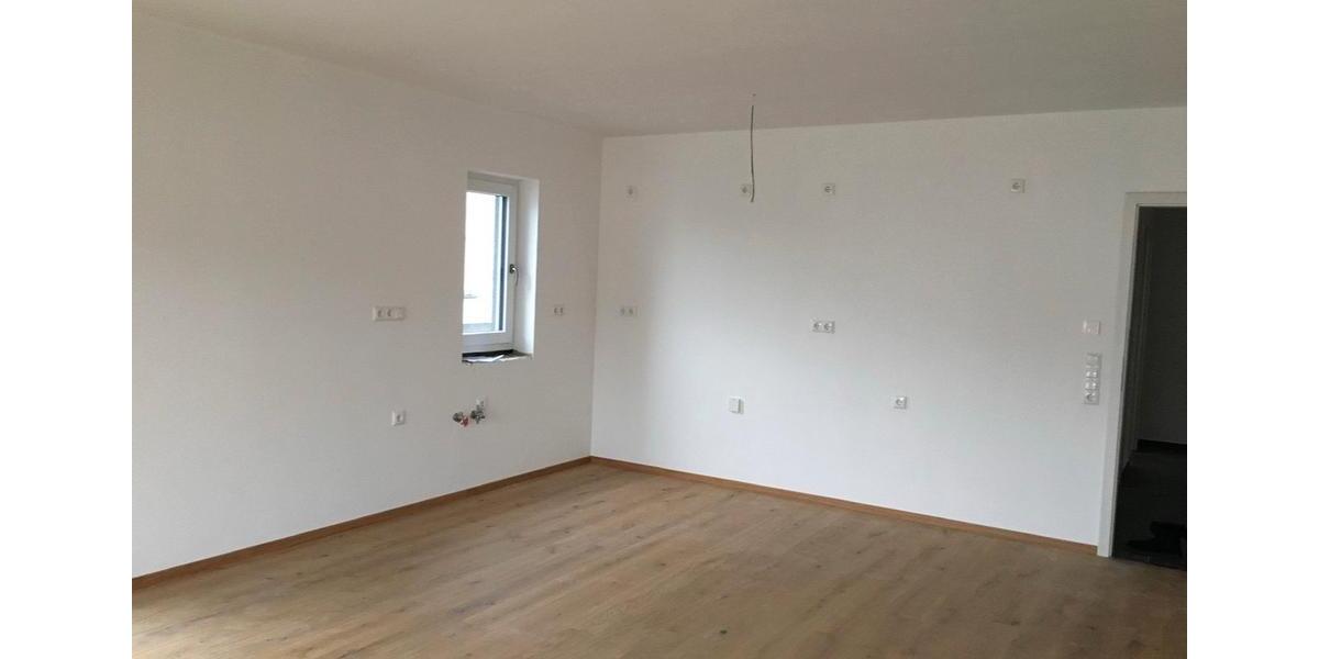 Erdgeschoßwohnung Hengersberg - 3 Zimmer, 84 m&sup2;, 750&euro; | Angebot:25104486
