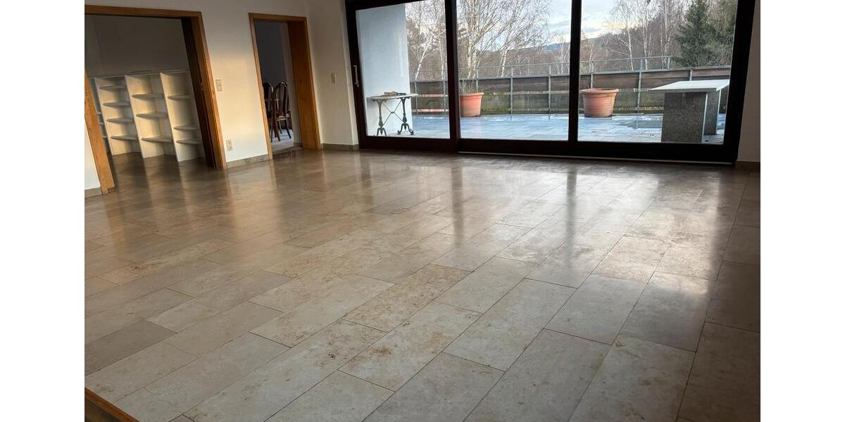 Einfamilienhaus Marktredwitz - 10 Zimmer, 281 m&sup2;, 1.500&euro; | Angebot:25873678