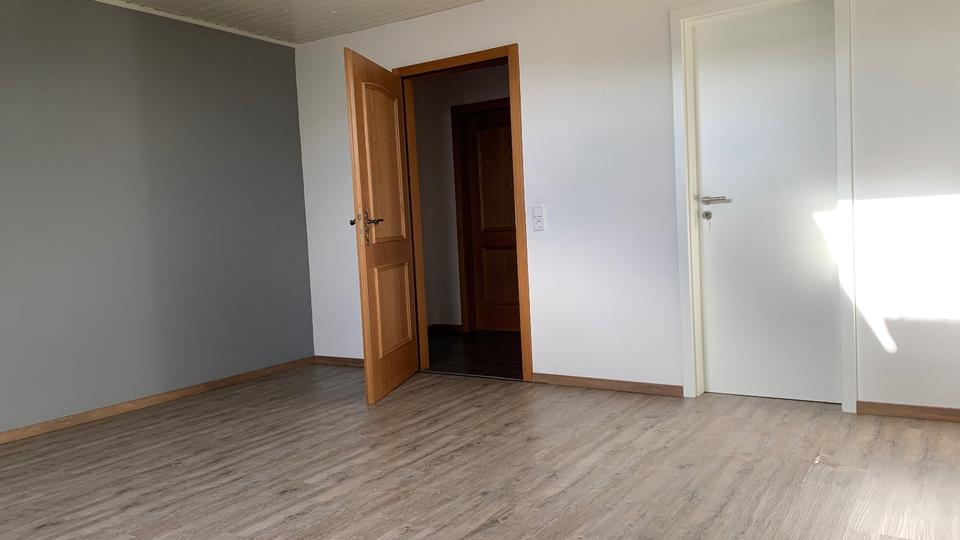 Dachgeschoßwohnung Münchsteinach - 5 Zimmer, 110 m&sup2;, 800&euro; | Angebot:24351805