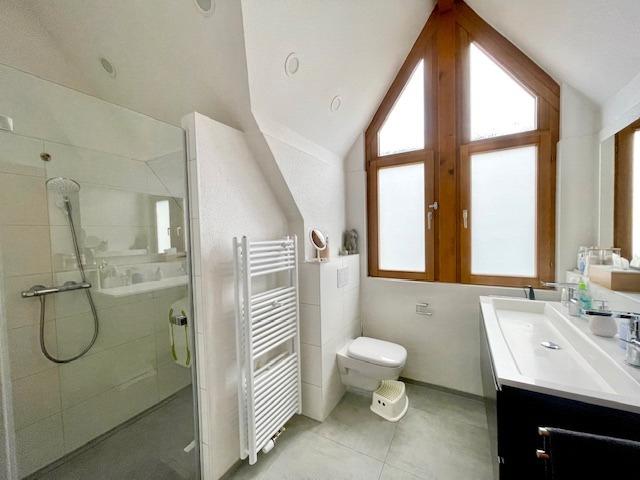 Albstadt; Großzügige Doppelhaushälfte mit Garten, Garage zw. Stadtmitte & Gymnasium 6 zimmer