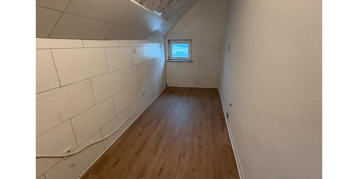 Dachgeschoßwohnung Herford Diebrock - 3 Zimmer, 85 m&sup2;, 760&euro; | Angebot:26025041