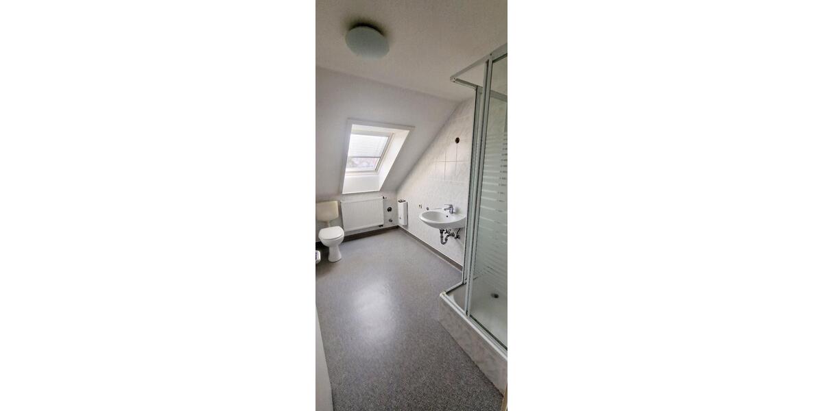 Dachgeschoßwohnung Sangerhausen - 4 Zimmer, 130 m&sup2;, 690&euro; | Angebot:26348035