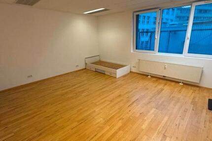 Wohnen auf Zeit Stuttgart Stuttgart-Mitte - 1 Zimmer, 20 m&sup2;, 580&euro; | Angebot:26479022