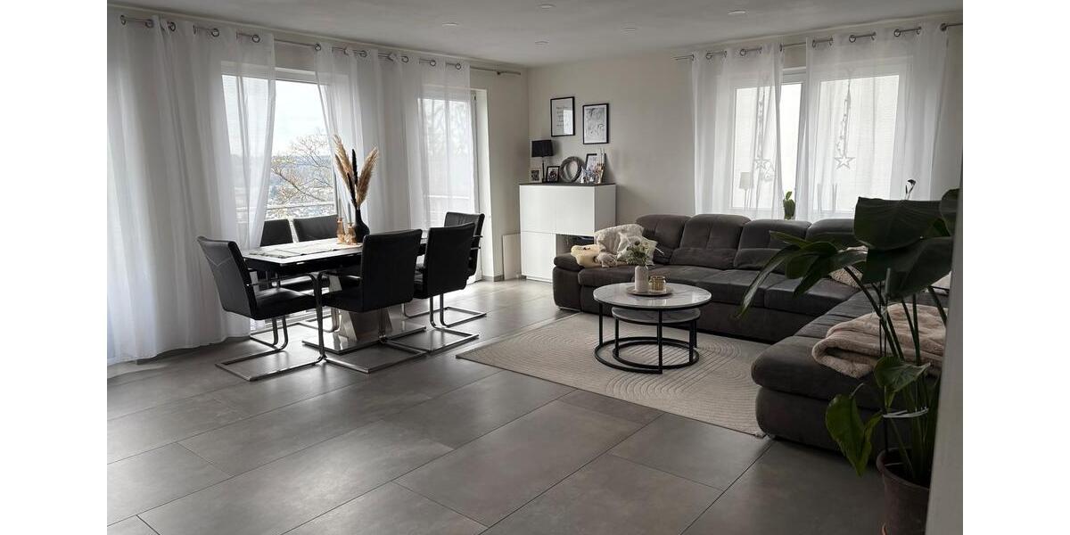 Einfamilienhaus Bergneustadt - 5 Zimmer, 180 m&sup2;, 1.700&euro; | Angebot:25998375