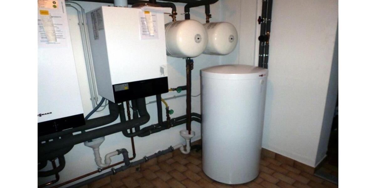 Tolle OG-Wohnung im 2 FH komplett renoviert, mit PKW-Stellplatz und Balkon in Gohfeld! 3 zimmer