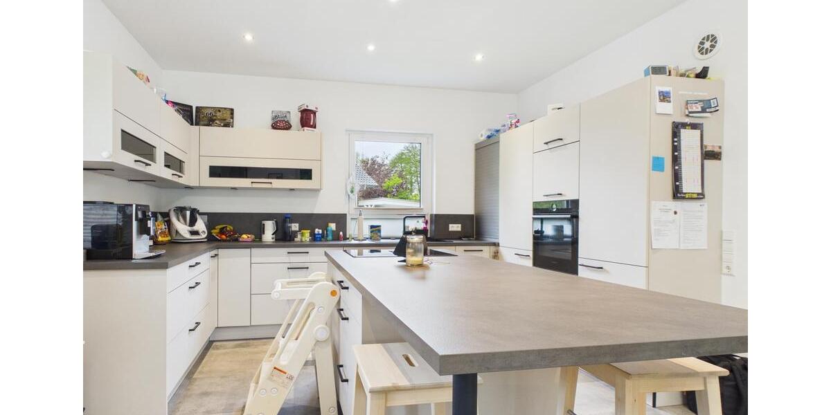 Einfamilienhaus Zeven - 8 Zimmer, 180 m&sup2;, 1.700&euro; | Angebot:26551997