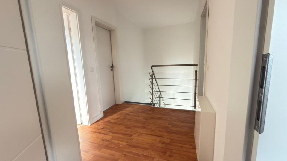 Doppelhaushälfte Zetel - 4 Zimmer, 100 m&sup2;, 1.150&euro; | Angebot:26375590