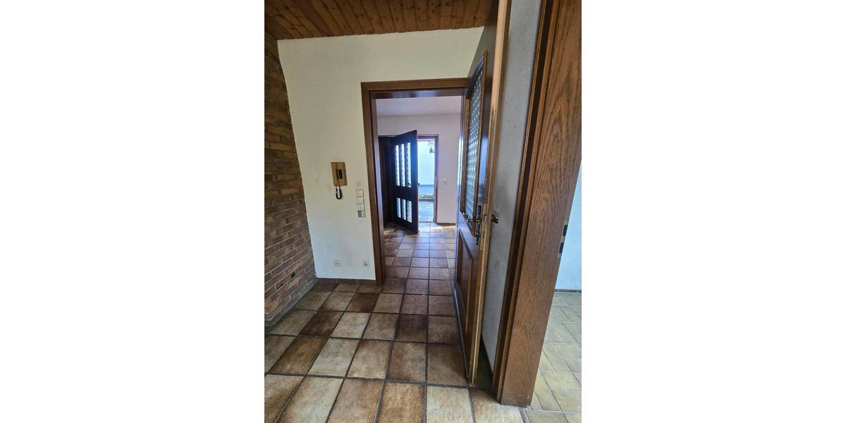 Einfamilienhaus Ettlingen - 5 Zimmer, 150 m&sup2;, 1.750&euro; | Angebot:24810197