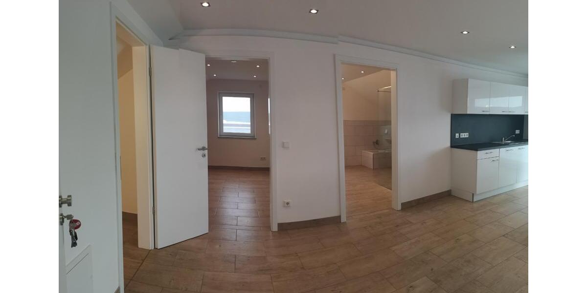 Helle 3-Zimmer Dachgeschoss Wohnung mit offener Wohnküche inkl. EBK! 2 zimmer