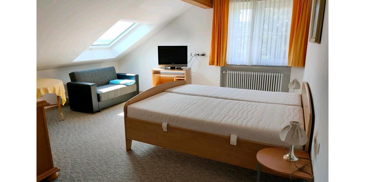 Dachgeschoßwohnung Dießen am Ammersee - 3 Zimmer, 85 m&sup2;, 1.300&euro; | Angebot:26420368