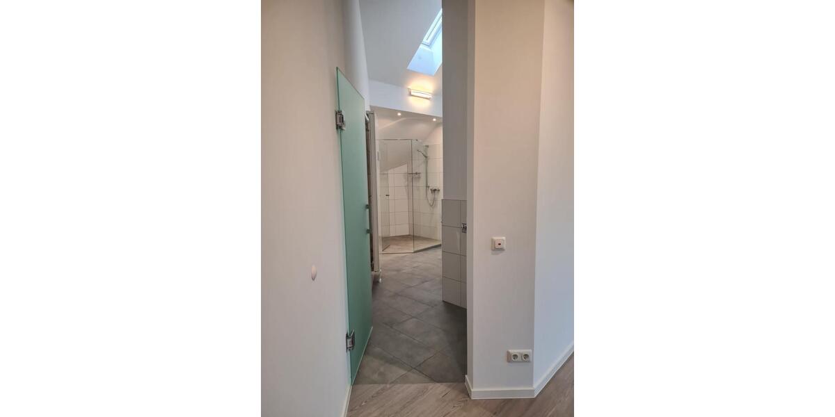 Dachgeschoßwohnung Weiden in der Oberpfalz - 3 Zimmer, 95 m&sup2;, 1.350&euro; | Angebot:24781194