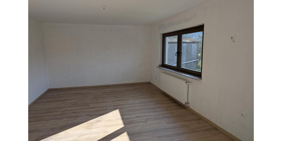 Etagenwohnung Frankenberg (Eder) - 4 Zimmer, 120 m&sup2;, 850&euro; | Angebot:25837986