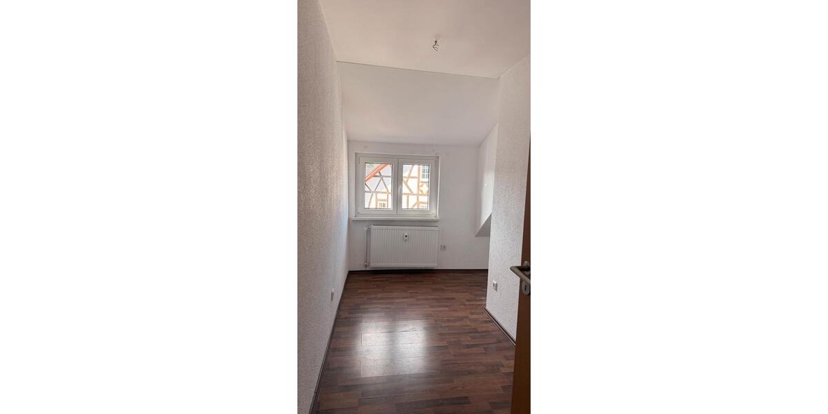 Dachgeschoßwohnung Waldbrunn (Westerwald) - 4 Zimmer, 90 m&sup2;, 750&euro; | Angebot:26038481