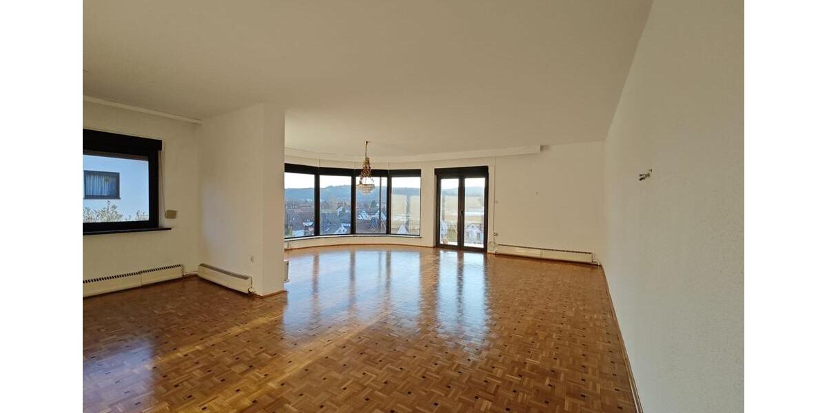 Erdgeschoßwohnung Kronach - 9 Zimmer, 250 m&sup2;, 2.599&euro; | Angebot:20430575
