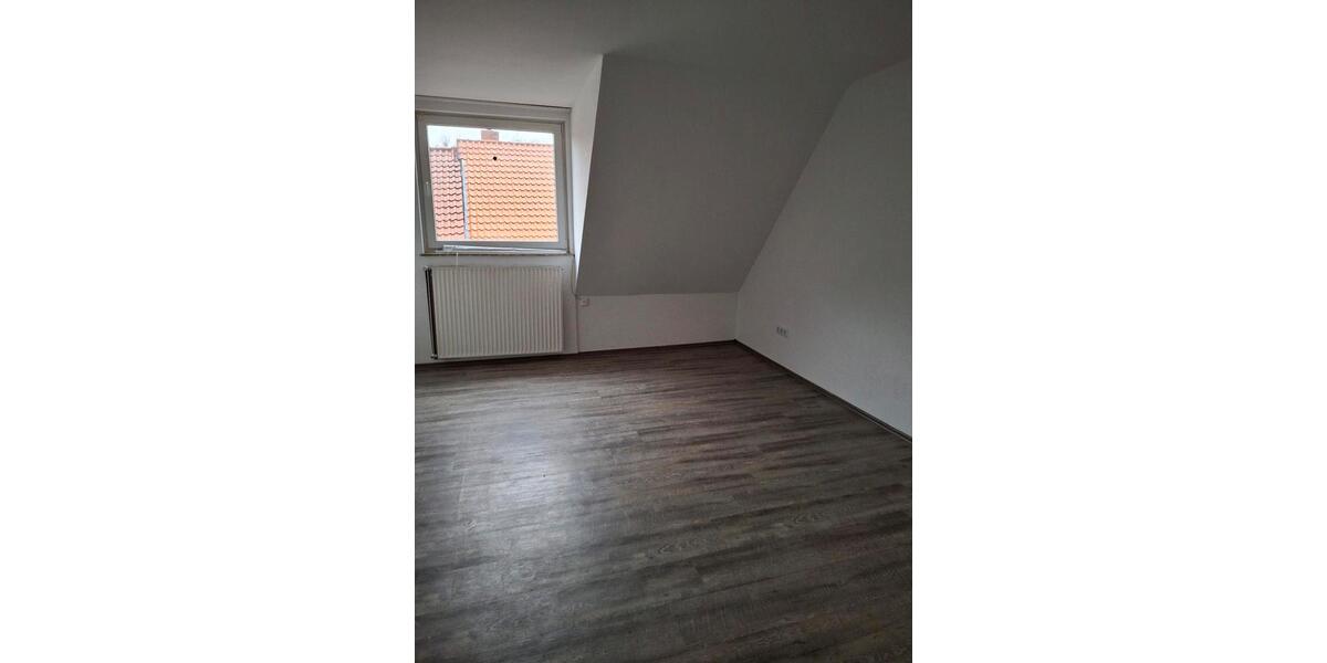 Dachgeschoßwohnung Schöningen - 2 Zimmer, 75 m&sup2;, 350&euro; | Angebot:25048151