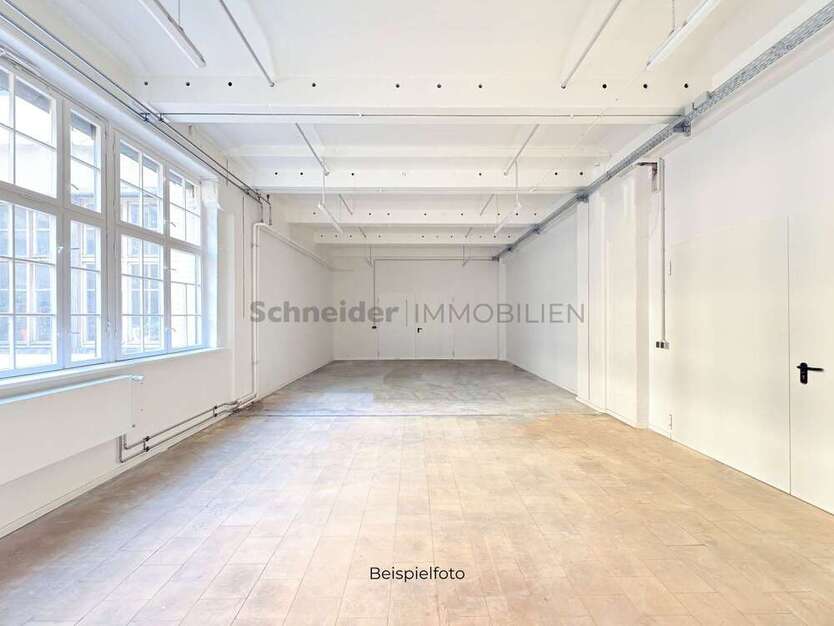 Halle in Berlin 2.322 € 129 m²