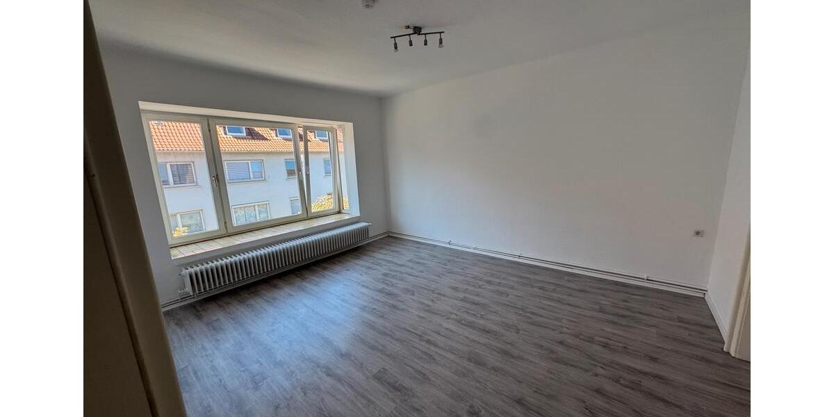 Etagenwohnung Wilhelmshaven - 4 Zimmer, 110 m&sup2;, 720&euro; | Angebot:26705876
