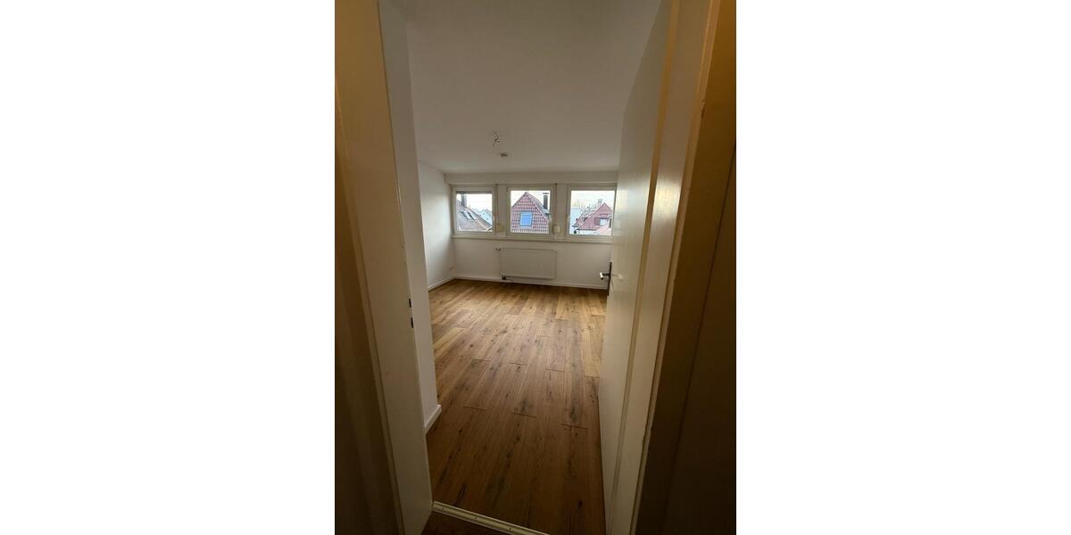 Dachgeschoßwohnung Fellbach Oeffingen - 4 Zimmer, 84 m&sup2;, 1.340&euro; | Angebot:25886740