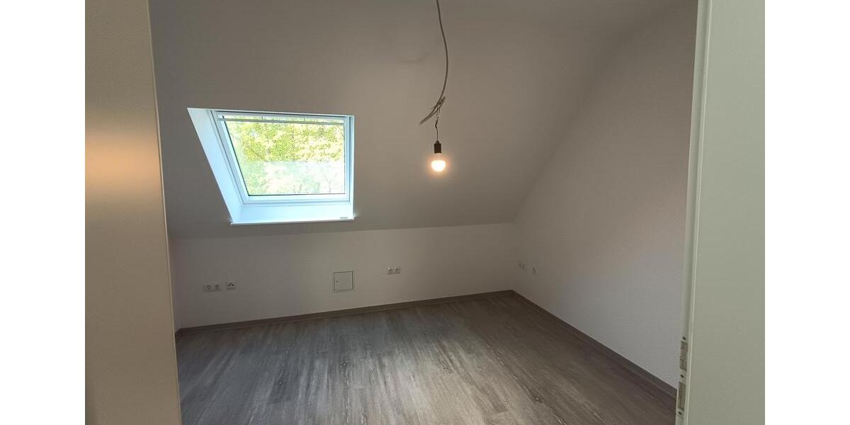 Doppelhaushälfte Zetel - 6 Zimmer, 200 m&sup2;, 1.500&euro; | Angebot:26533162