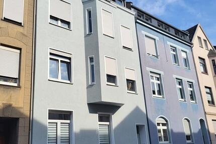 Geneicken, schöne 2,5-Zimmerwohnung in einem 4-Parteienhaus