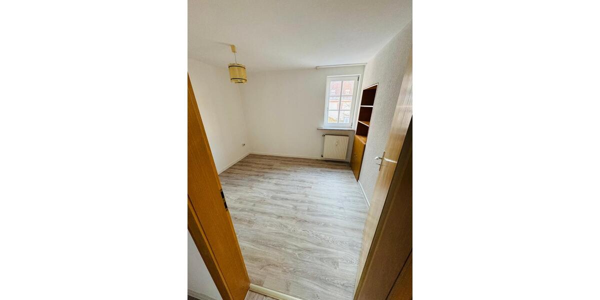 Etagenwohnung Alsfeld - 5 Zimmer, 185 m&sup2;, 850&euro; | Angebot:24640045