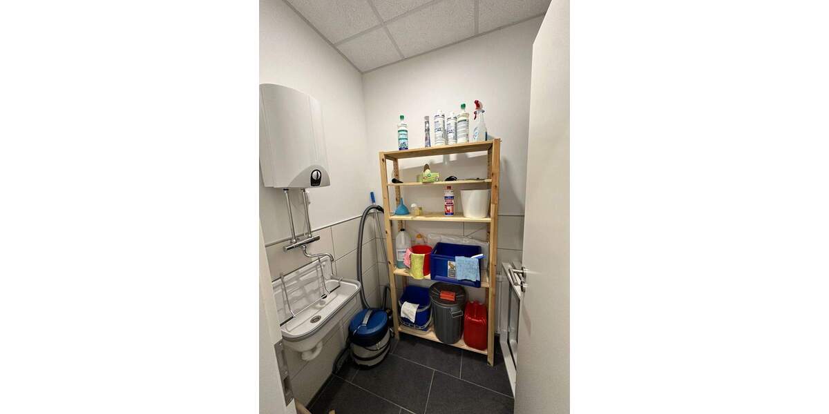 Gewerbeobjekt Holzwickede - 6 Zimmer, 138 m&sup2;, 1.750&euro; | Angebot:25689723