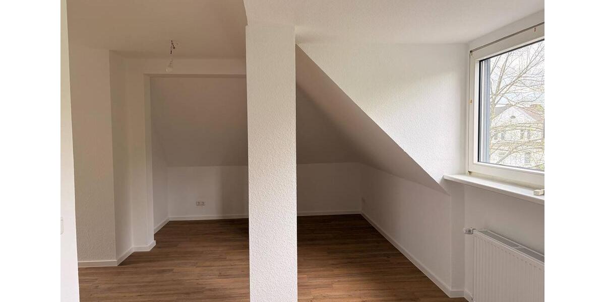 Dachgeschoßwohnung Düsseldorf Stadtbezirk 9 - 2 Zimmer, 49 m&sup2;, 590&euro; | Angebot:26182891