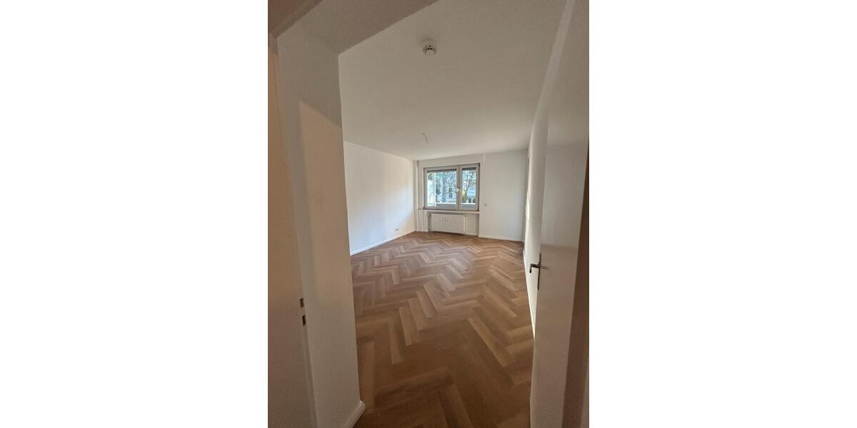 Erdgeschoßwohnung Düsseldorf Stadtbezirk 2 - 4 Zimmer, 106 m&sup2;, 1.696&euro; | Angebot:24832812