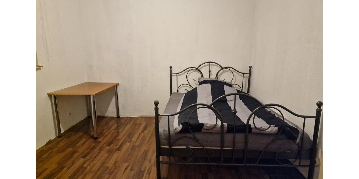 Wohnen auf Zeit Langenfeld (Rheinland) - 8 Zimmer, 150 m&sup2;, 550&euro; | Angebot:25550404