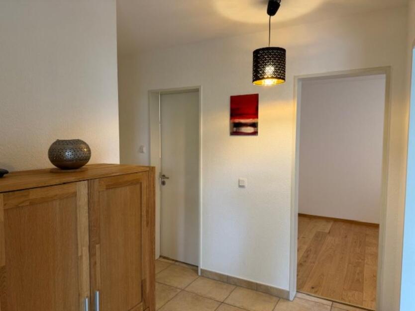 2,5-Zimmer-Wohnung mit Terrasse & kleinem Garten in Rheinnähe zimmer