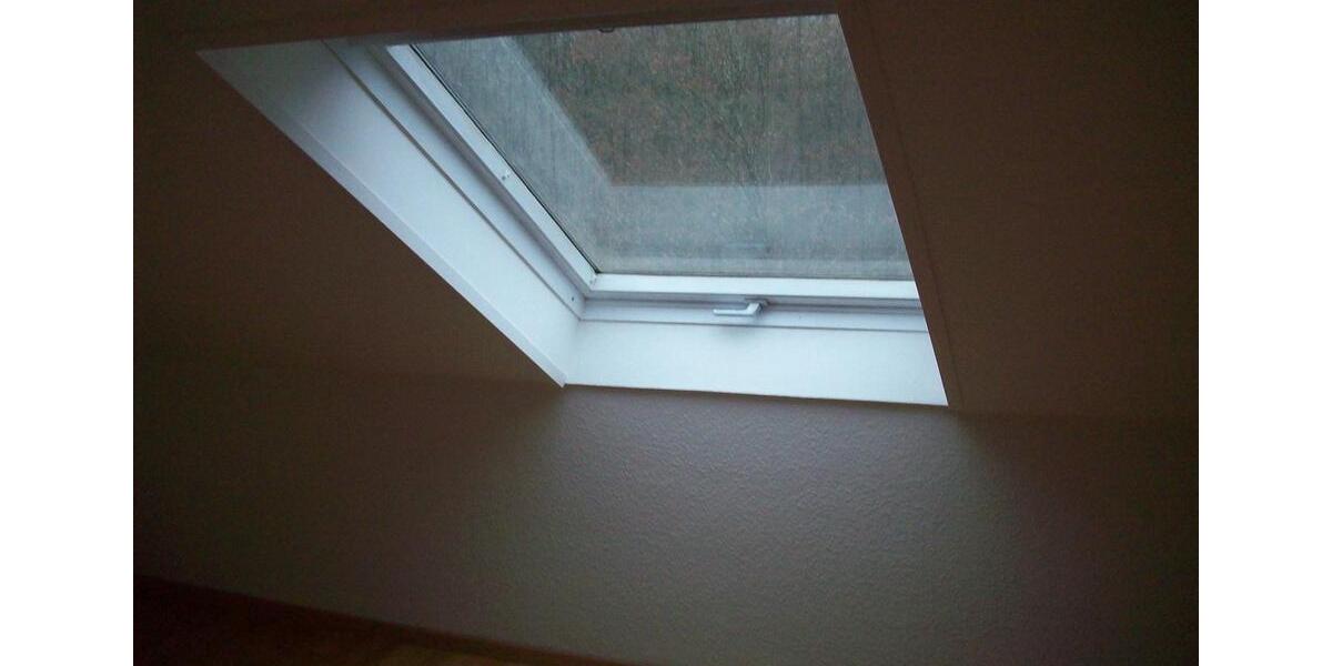 Dachgeschoßwohnung Saarbrücken West - 3 Zimmer, 52 m&sup2;, 380&euro; | Angebot:23681028