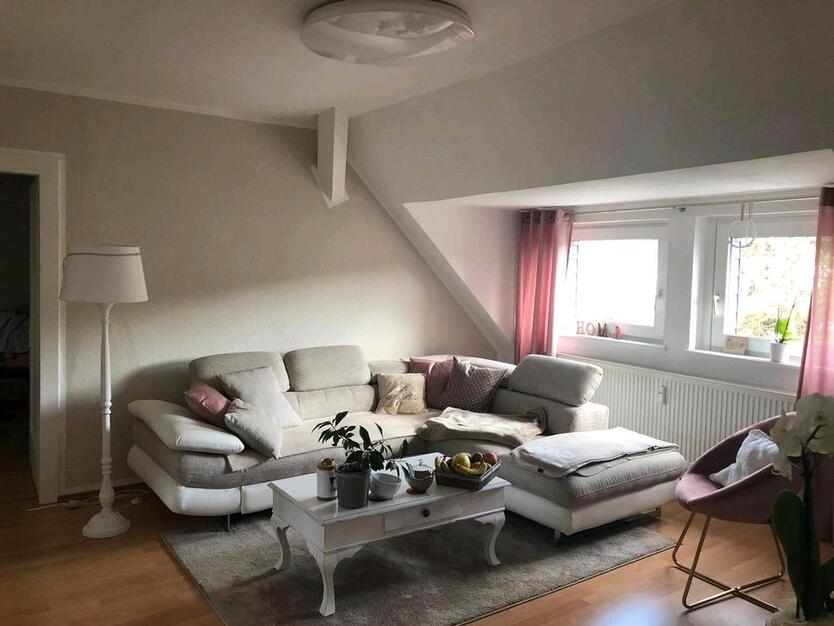 Schöne 2 Zimmer Dachgeschoßwohnung in Hiddesen