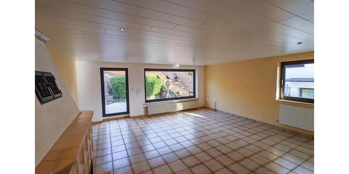 Etagenwohnung Lüdenscheid Brügge - 4 Zimmer, 120 m&sup2;, 1.199&euro; | Angebot:26552508