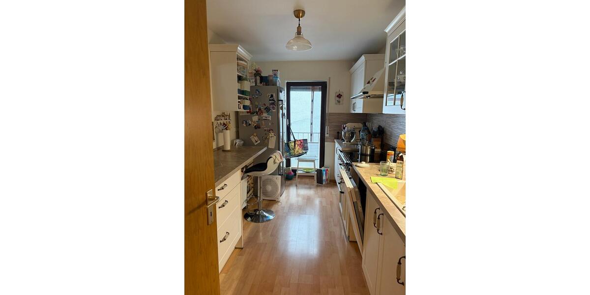 Etagenwohnung Weinheim - 4 Zimmer, 150 m&sup2;, 1.980&euro; | Angebot:26548955