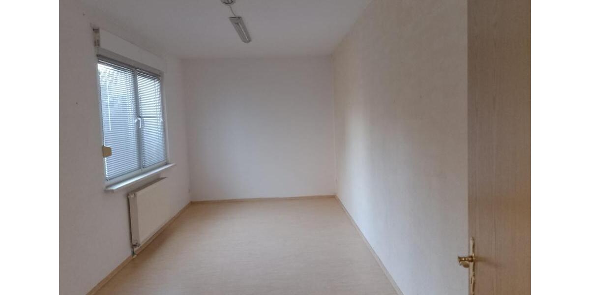 Erdgeschoßwohnung Dessau-Roßlau Brambach - 3 Zimmer, 84 m&sup2;, 540&euro; | Angebot:26531474
