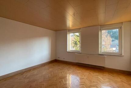 Wohnung Schönheide - 2 Zimmer, 83 m&sup2;, 460&euro; | Angebot:25542138