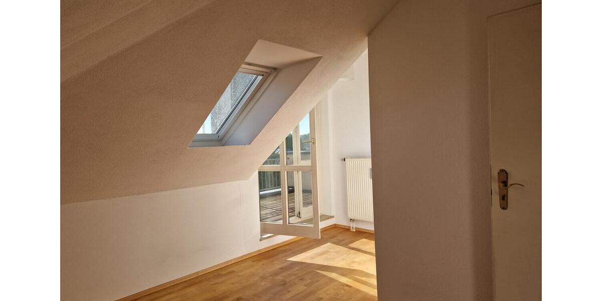 Dachgeschoßwohnung Neuötting - 3 Zimmer, 81 m&sup2;, 1.000&euro; | Angebot:25316777