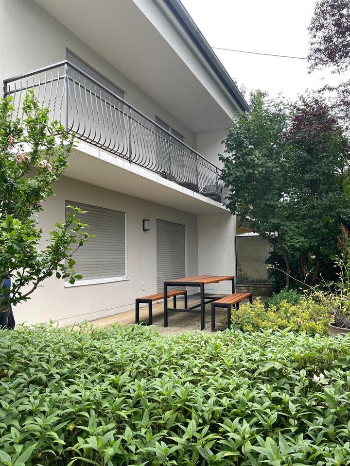 Geräumige Doppelhaushälfte mit schönem Garten in Neubiberg