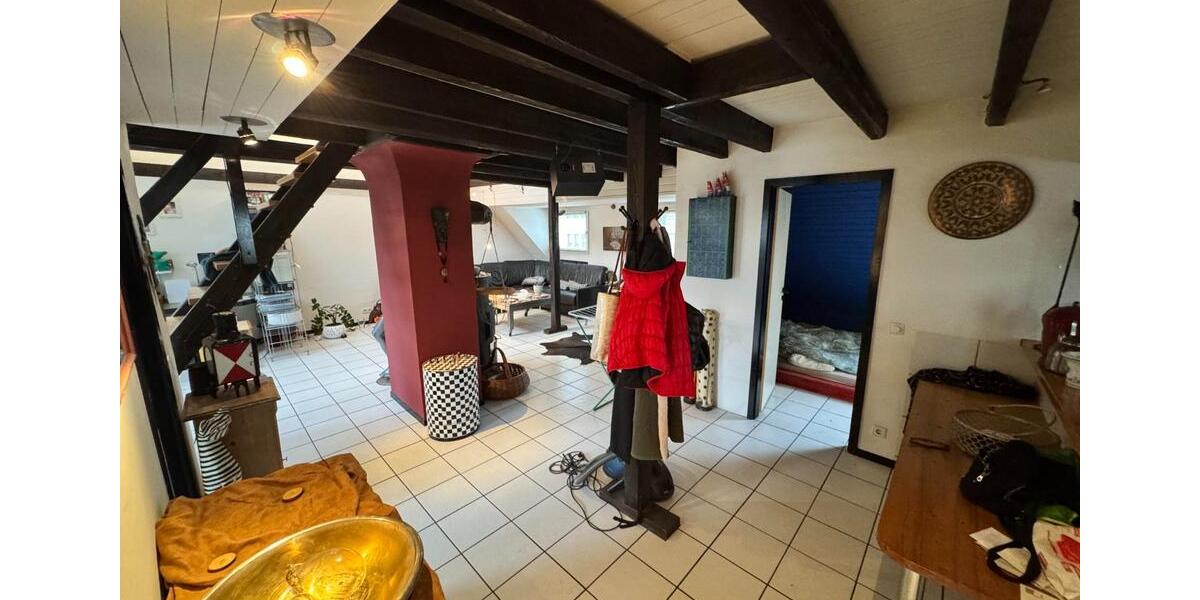 Dachgeschosswohnung im Zentrum von Rösrath – ab sofort verfügbar 2 zimmer