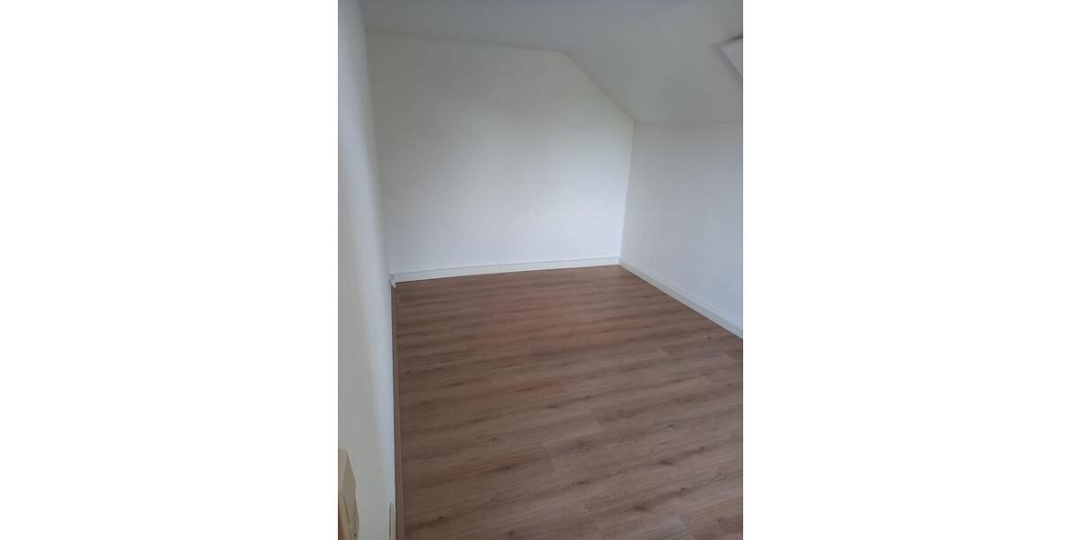 Dachgeschoßwohnung Colditz - 3 Zimmer, 105 m&sup2;, 700&euro; | Angebot:26445173