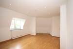 Gemütliche, sehr schön ausgestattete 1-Zi.-Dachgeschoßwohnung in einem Altbau, Nähe S-7 1 zimmer