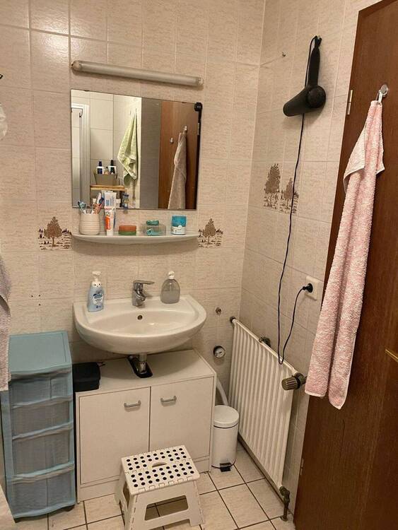 schöne drei Zimmer Wohnung mit Balkon und EBK